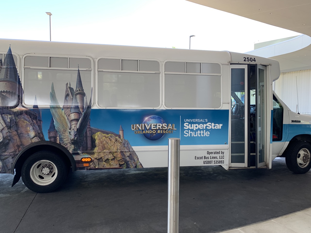 Universal Orlando SuperStar Airport Shuttle Review Mouse Hacking